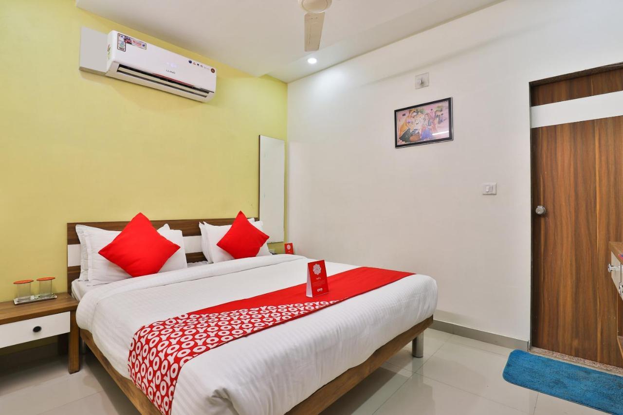 Oyo 15417 Red Rose Hotel Batwa Bagian luar foto