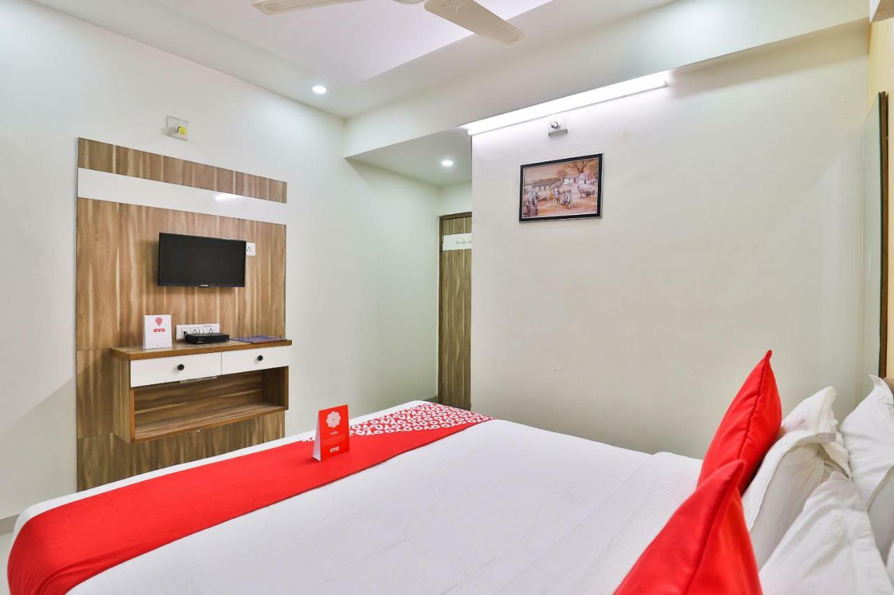 Oyo 15417 Red Rose Hotel Batwa Bagian luar foto